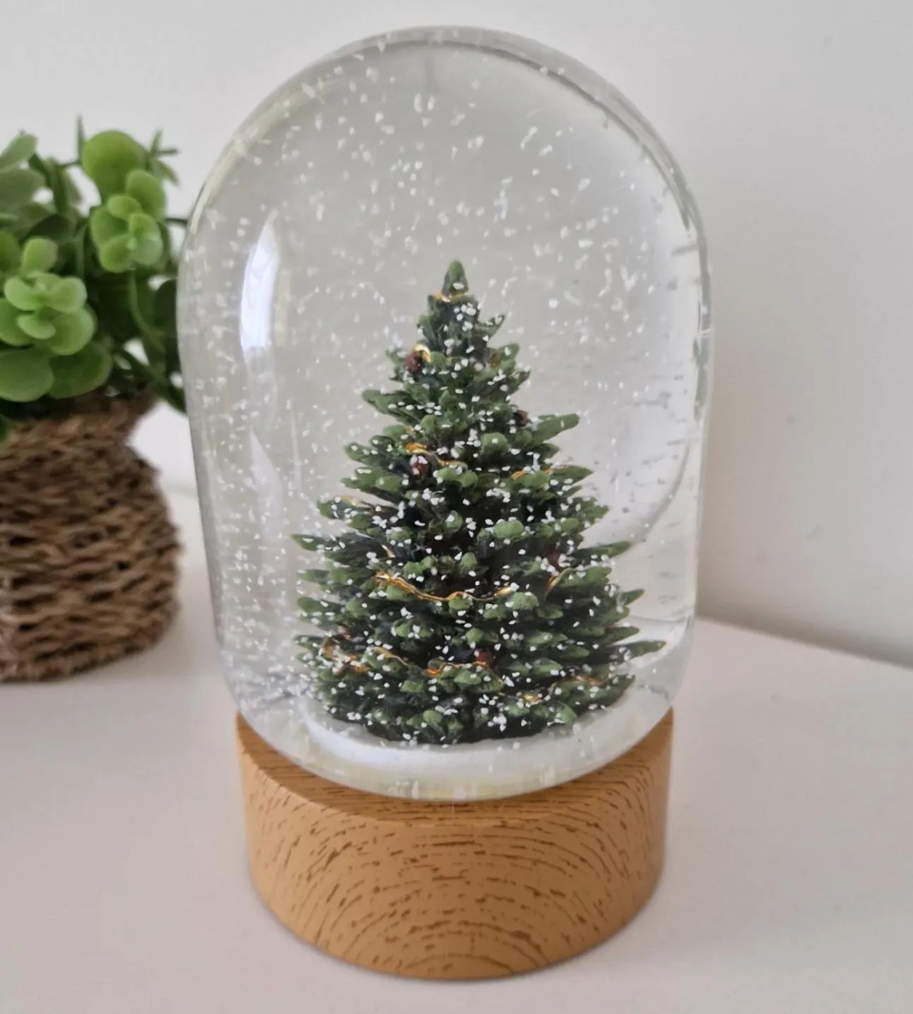 Snowglobe Snowy Christmas Tree, Snow Globe, Office Decoration, Wood Base