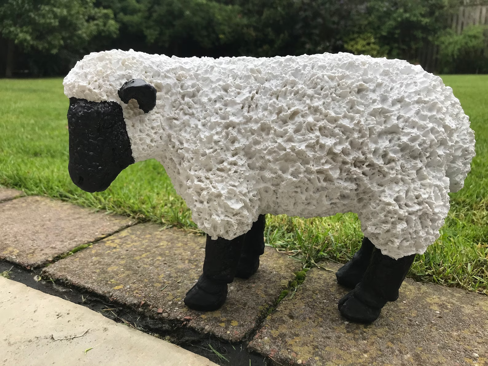 Resin Sheep Lamb Garden Statue Farm Animal Outdoor Patio Lawn Ornament Décor
